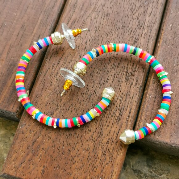 Kendra Scott Reece Small Hoop Earrings. Gold Neon Mix - Picture 2 of 3